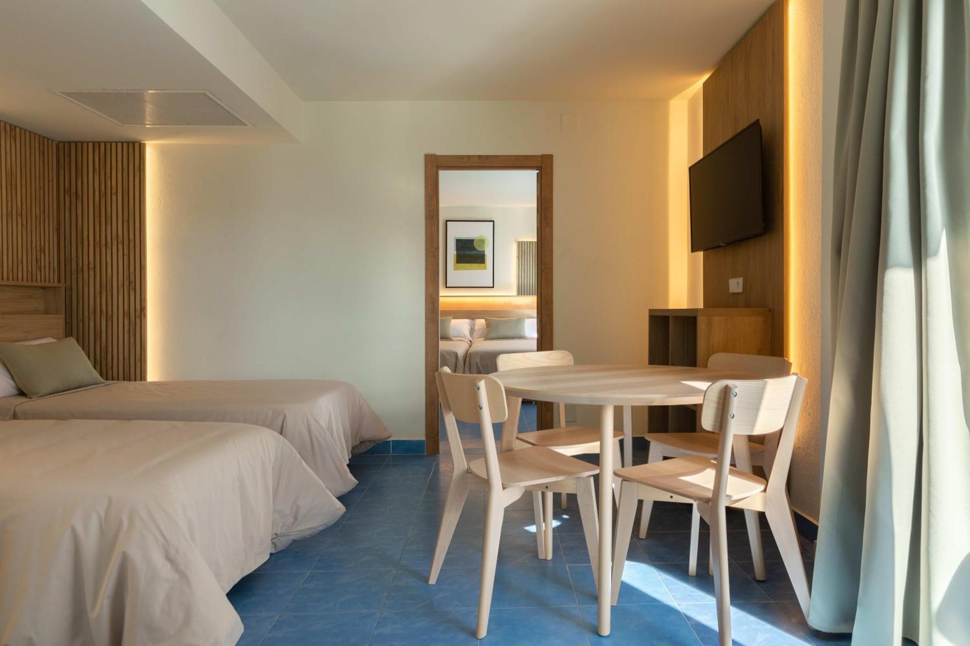 Sant Antoni de Portmany The Blue Apartments - Adults Only מראה חיצוני תמונה